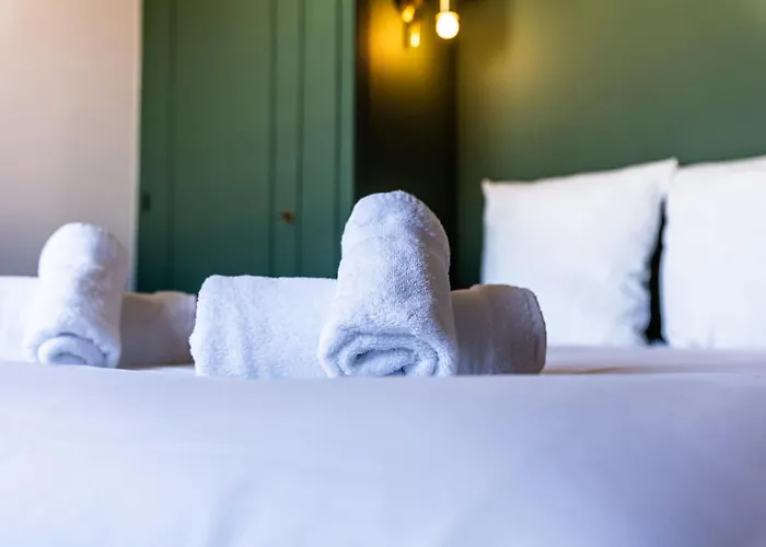 Les Salines - - Gare Des Sables 莱萨布勒-多洛讷